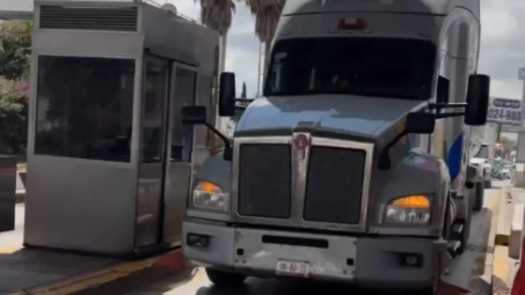 Transportistas protestan en Tepotzotlán y exigen liberar a compañeros detenidos