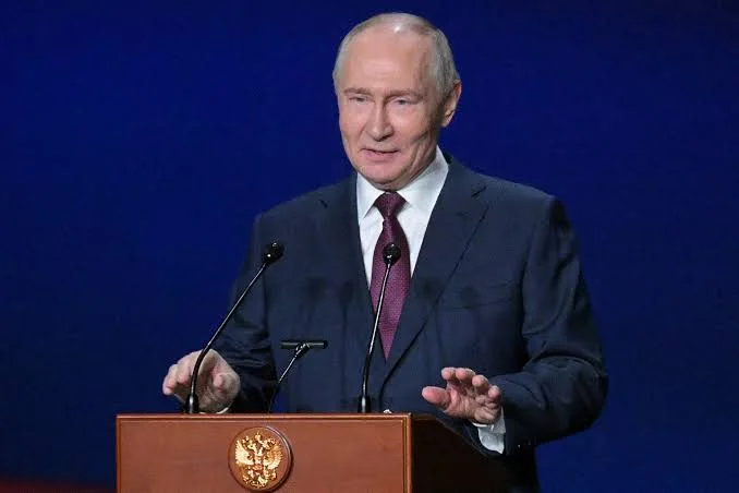 Putin abre la puerta a un acuerdo de paz duradero con Ucrania